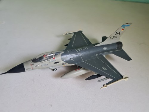 Fighting falcon 1 72 - f-16, c/d
