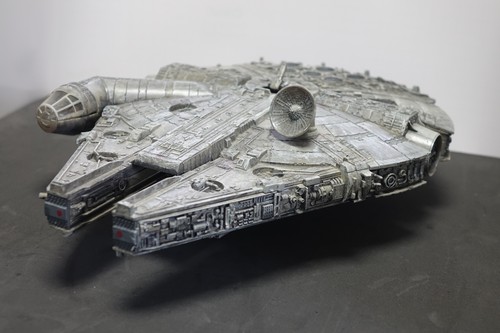 Revell millenium falcon - revell,