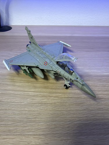 Modellflugzeug dassault - 1/72,