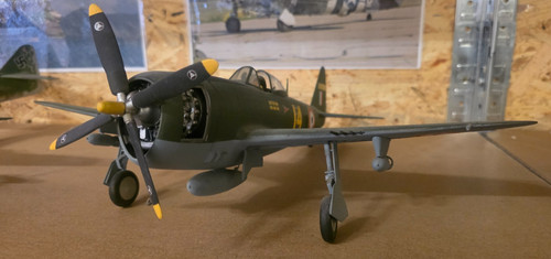 Republic thunderbold 1 32 - republic, p-47