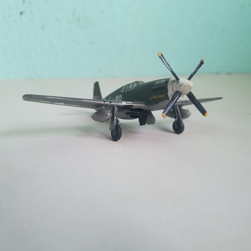 Mustang - b,