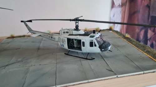 Italeri bell 1 48 top - un, 1:48