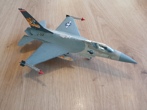 Lookeed martin f16 fighting - martin,