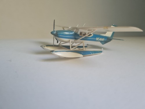 Cessna 172 with floats