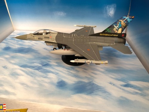 Flugzeug fighting falcon - f-16,